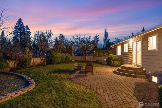 14423 75th Avenue NE, Kirkland, WA 98034