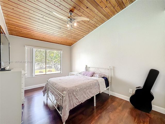 4241 NW 74th Ave, Lauderhill, FL 33319