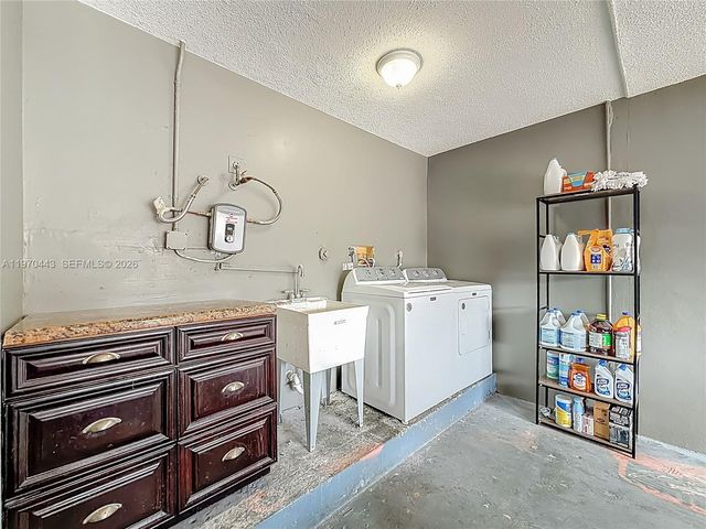 4241 NW 74th Ave, Lauderhill, FL 33319