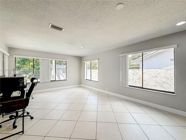 4241 NW 74th Ave, Lauderhill, FL 33319