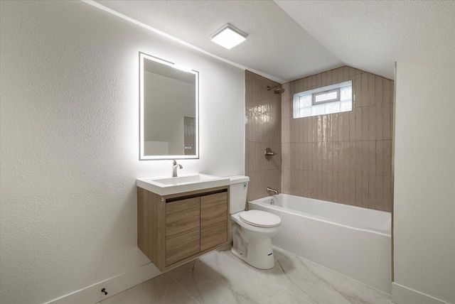 4754 N 106th STREET, Wauwatosa, WI 53225