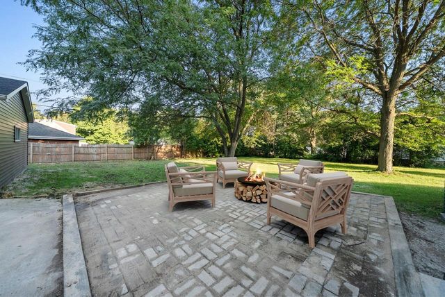 4754 N 106th STREET, Wauwatosa, WI 53225