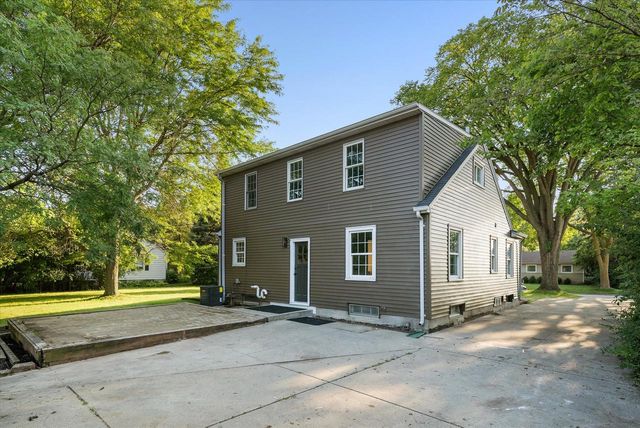4754 N 106th STREET, Wauwatosa, WI 53225