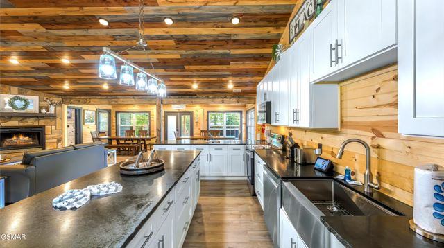 3501 Autumn Woods Lane, Sevierville, TN 37862