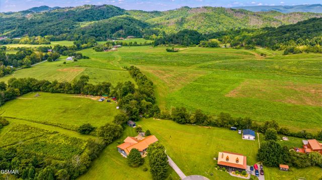 3501 Autumn Woods Lane, Sevierville, TN 37862