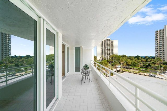 4201 N Ocean Boulevard 402, Boca Raton, FL 33431