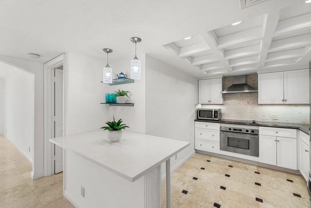 4201 N Ocean Boulevard 402, Boca Raton, FL 33431