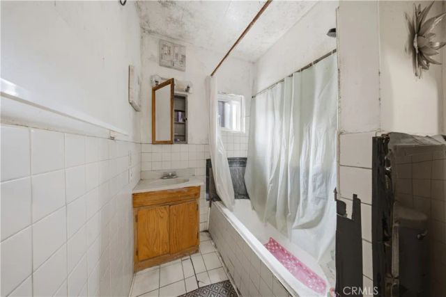 511 N Chester, Compton, CA 90221