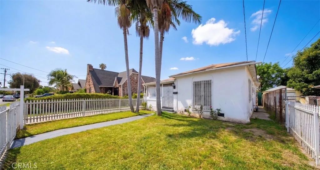 511 N Chester, Compton, CA 90221