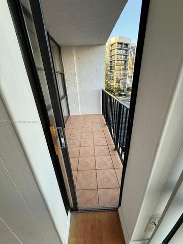 800 Parkview Dr 406, Hallandale Beach, FL 33009