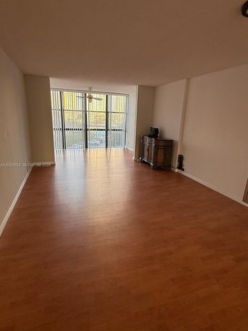 800 Parkview Dr 406, Hallandale Beach, FL 33009