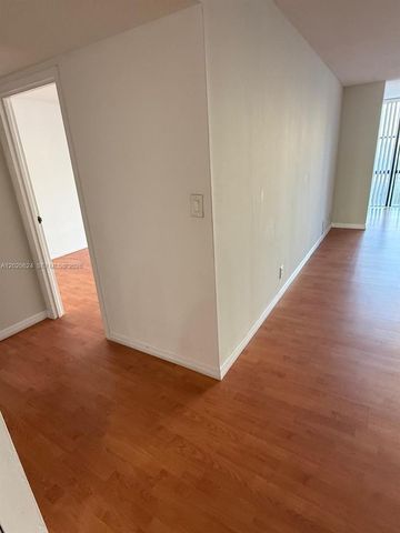 800 Parkview Dr 406, Hallandale Beach, FL 33009