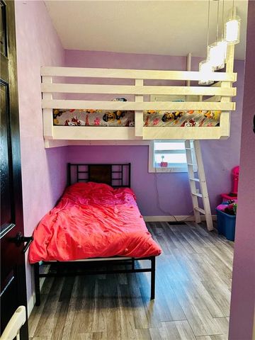 2911 N 6th Street, St Joseph, MO 64505