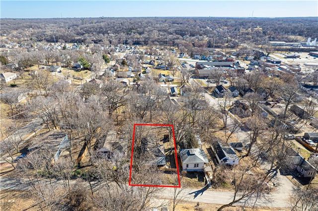 2911 N 6th Street, St Joseph, MO 64505