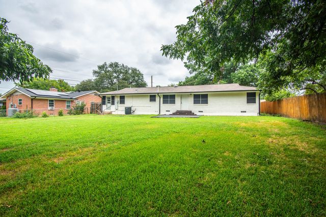 302 Circle Drive, Arlington, TX 76010