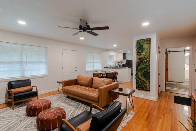 302 Circle Drive, Arlington, TX 76010