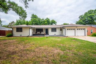 302 Circle Drive, Arlington, TX 76010