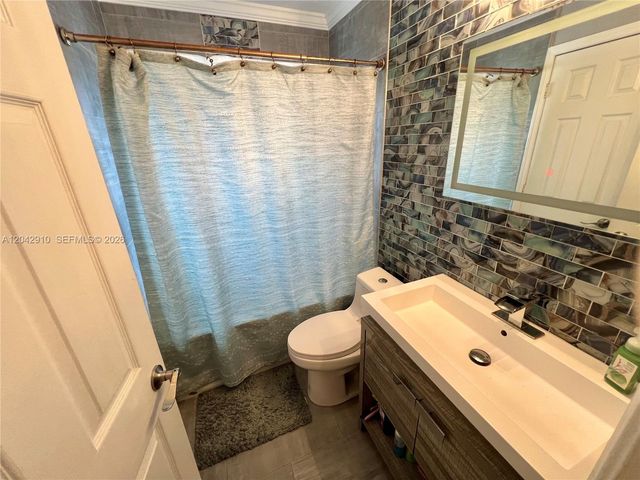 8917 NW 54th Street, Sunrise, FL 33351