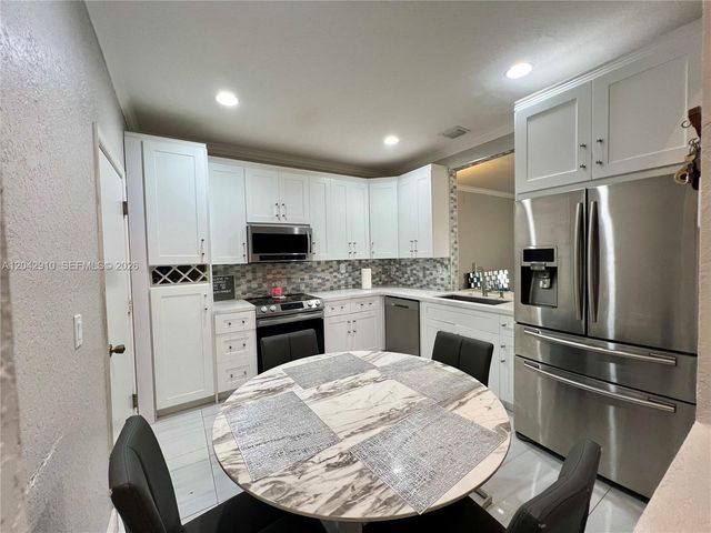 8917 NW 54th Street, Sunrise, FL 33351