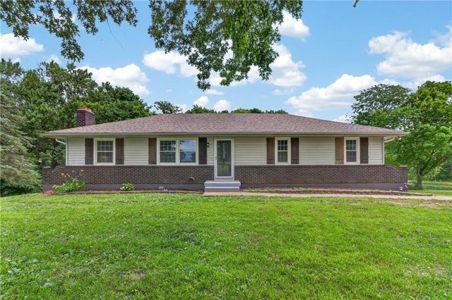 17909 S Hill Top Road, Pleasant Hill, MO 64080