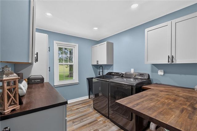17909 S Hill Top Road, Pleasant Hill, MO 64080