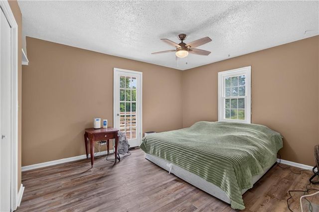 17909 S Hill Top Road, Pleasant Hill, MO 64080