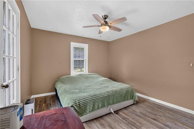 17909 S Hill Top Road, Pleasant Hill, MO 64080