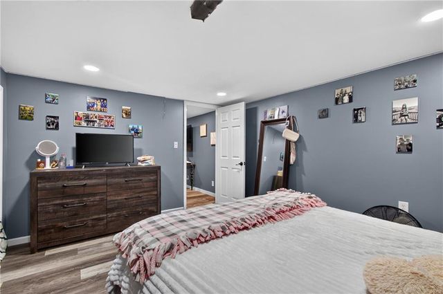 17909 S Hill Top Road, Pleasant Hill, MO 64080