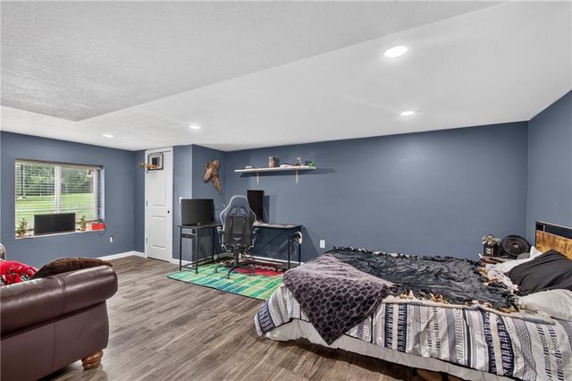 17909 S Hill Top Road, Pleasant Hill, MO 64080