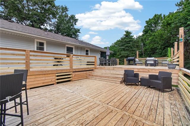 17909 S Hill Top Road, Pleasant Hill, MO 64080