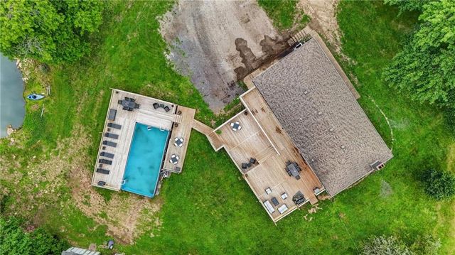 17909 S Hill Top Road, Pleasant Hill, MO 64080