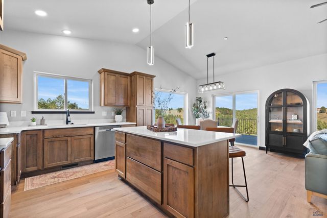 1246 PINNACLE CT, Rapid City, SD 57701