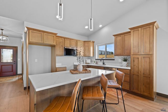 1246 PINNACLE CT, Rapid City, SD 57701