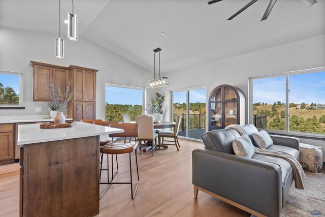 1246 PINNACLE CT, Rapid City, SD 57701