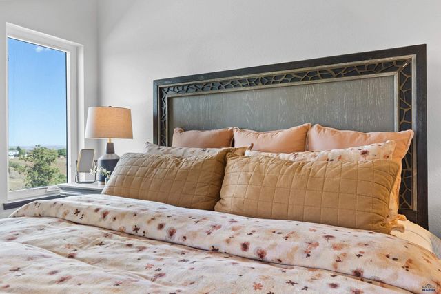 1246 PINNACLE CT, Rapid City, SD 57701