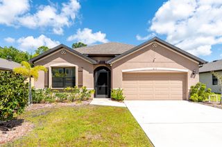 6007 NW Regent Street, Port St Lucie, FL 34983