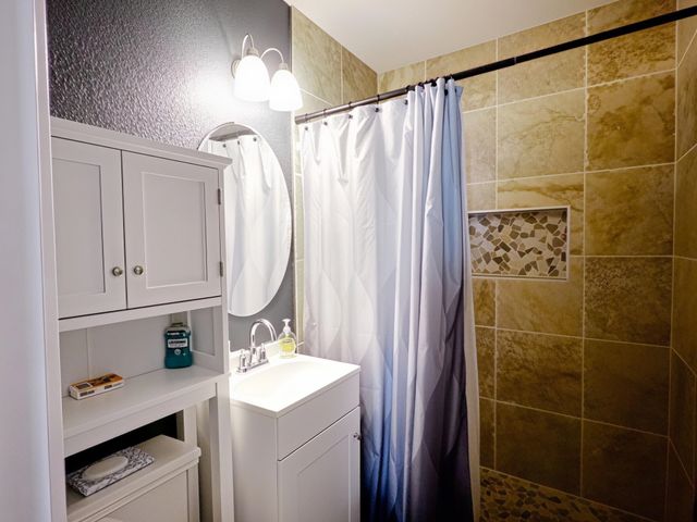 1922 N Grove, Wichita, KS 67214
