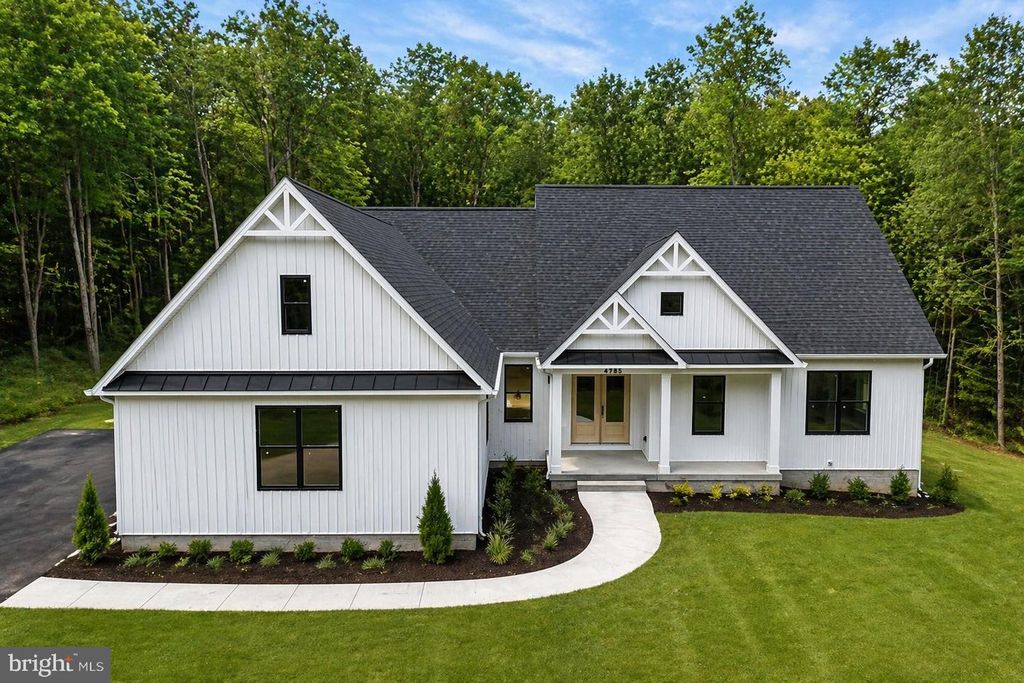 Image 1 of property listing at 9529 CHILDACREST DR, Boonsboro, MD 21713