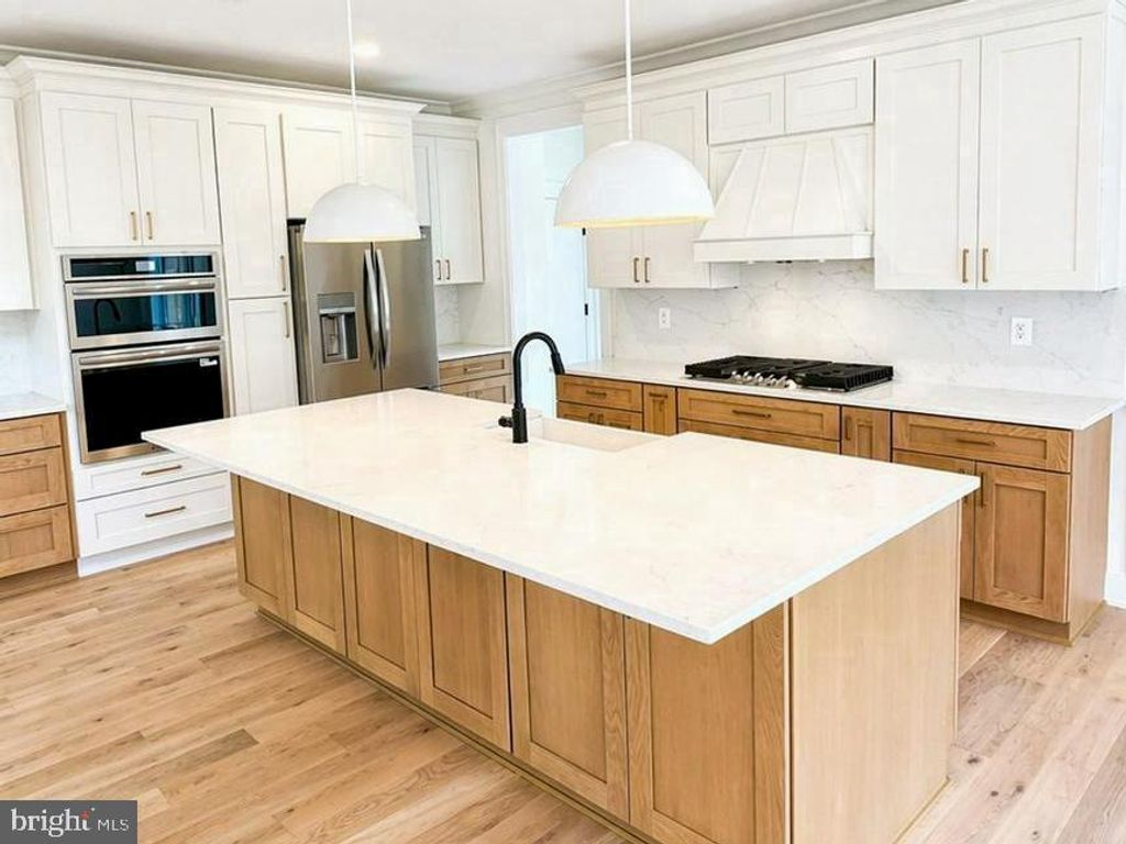 Image 2 of property listing at 9529 CHILDACREST DR, Boonsboro, MD 21713