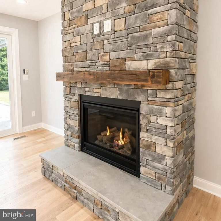 Image 8 of property listing at 9529 CHILDACREST DR, Boonsboro, MD 21713