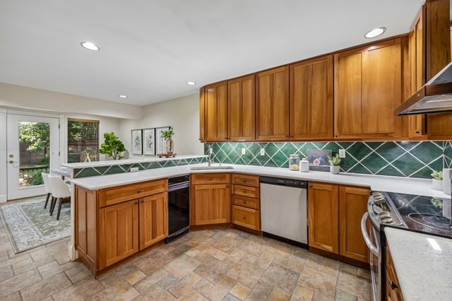 2920 Shady Lake Circle, Carrollton, TX 75006