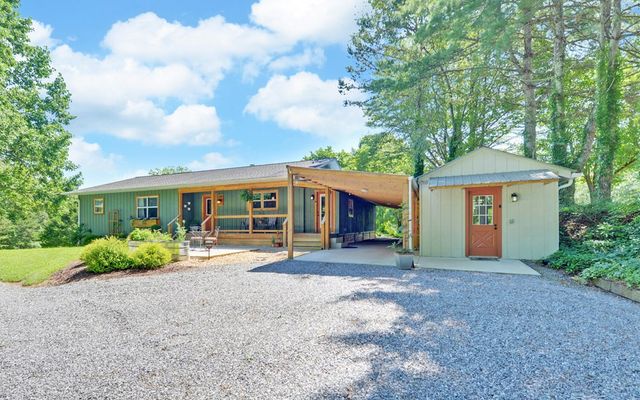 39 Country Lane, Murphy, NC 28906