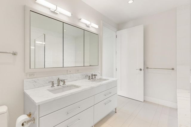 22 Liberty Dr 10G, Boston, MA 02210