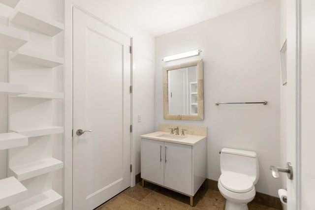 22 Liberty Dr 10G, Boston, MA 02210