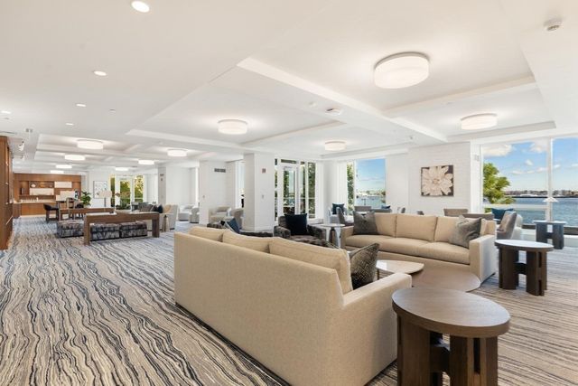 22 Liberty Dr 10G, Boston, MA 02210