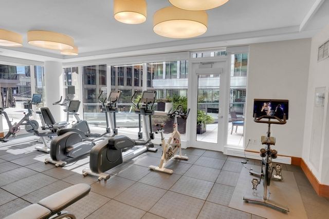 22 Liberty Dr 10G, Boston, MA 02210