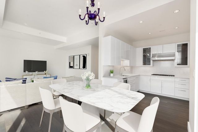 22 Liberty Dr 10G, Boston, MA 02210