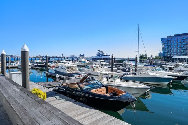 22 Liberty Dr 10G, Boston, MA 02210