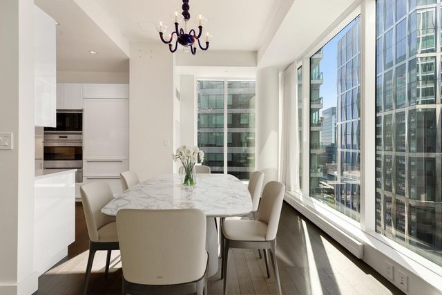 22 Liberty Dr 10G, Boston, MA 02210