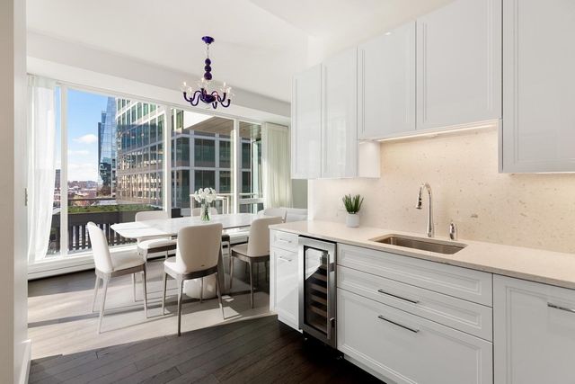 22 Liberty Dr 10G, Boston, MA 02210